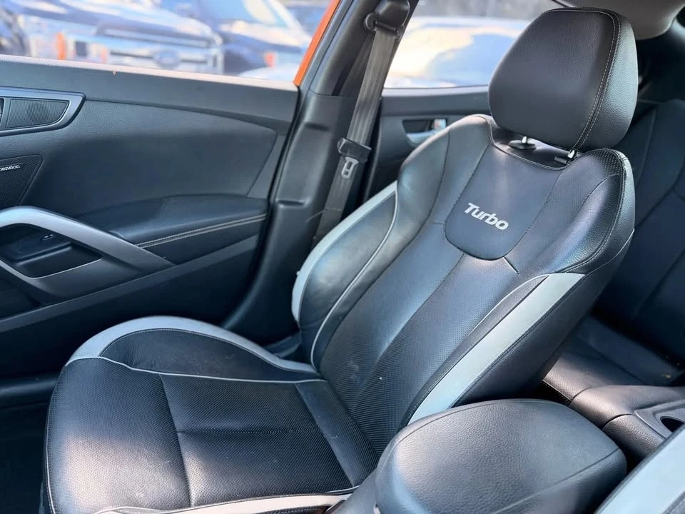 2015 Hyundai Veloster - Image 7 of 12