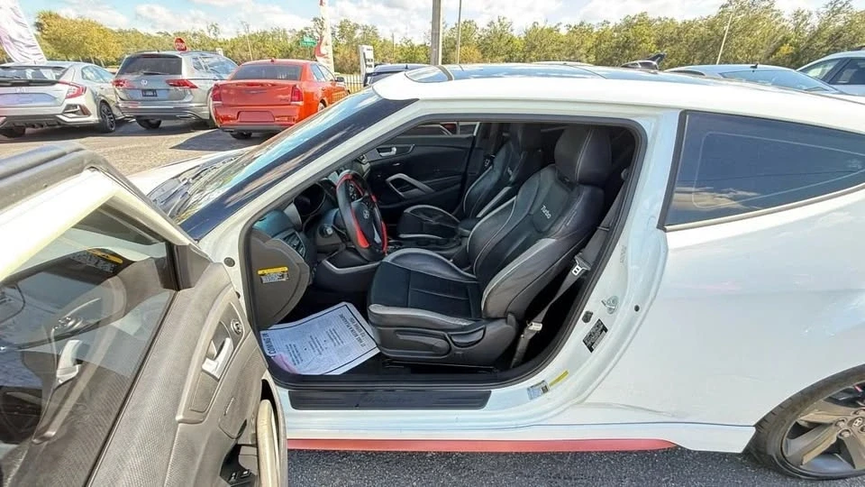 2015 Hyundai Veloster - Image 10 of 19
