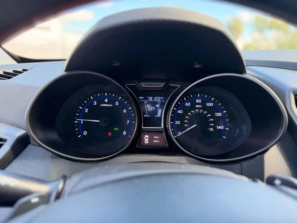 2015 Hyundai Veloster - Image 8 of 12