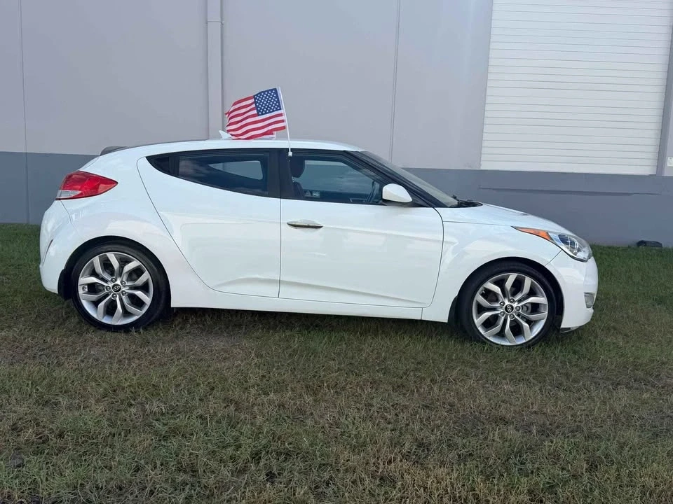 2015 Hyundai Veloster - Image 2 of 14