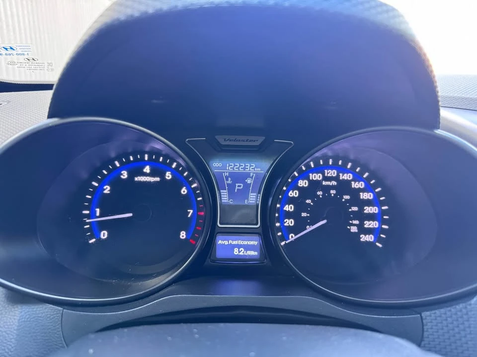 2015 Hyundai Veloster - Image 8 of 12
