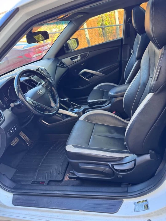 2015 Hyundai Veloster - Image 9 of 12