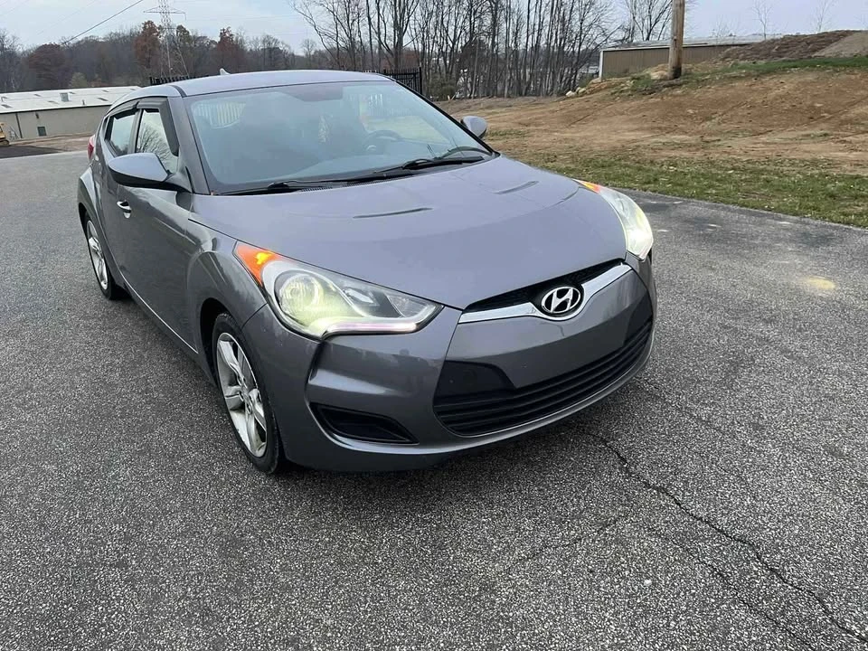 2015 Hyundai Veloster - Image 2 of 11
