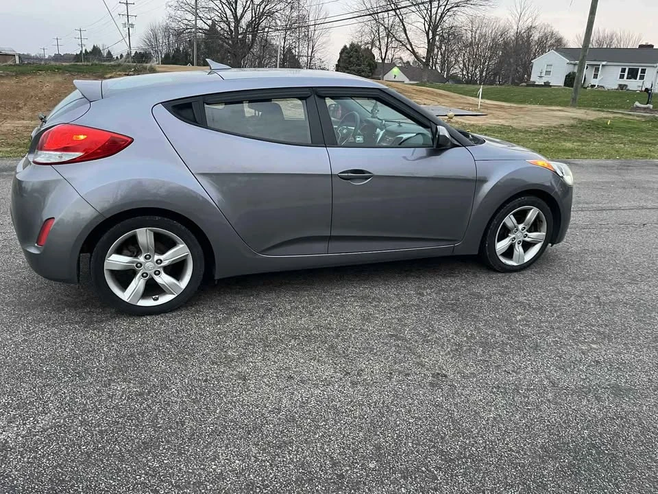2015 Hyundai Veloster - Image 4 of 11