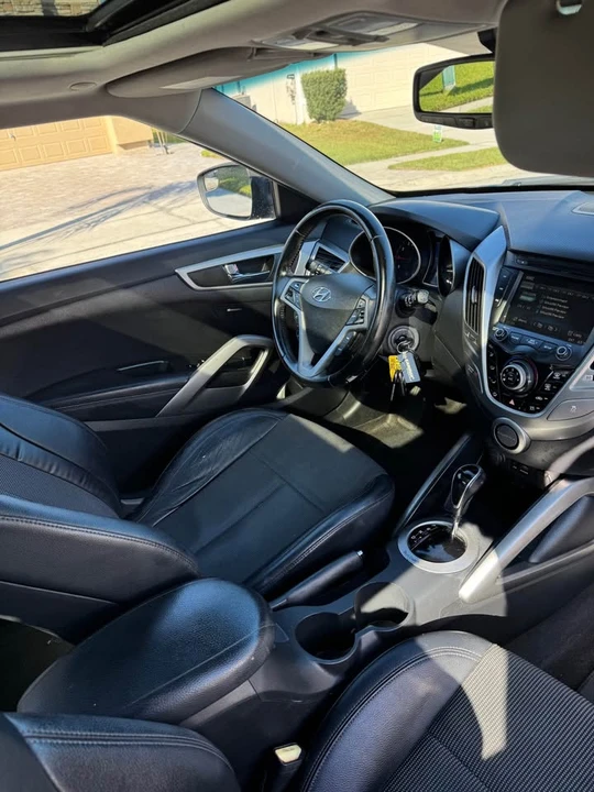 2015 Hyundai Veloster - Image 6 of 13