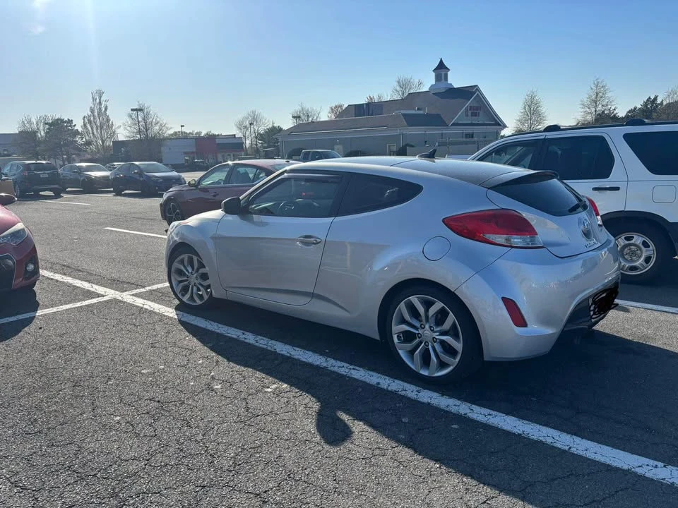 2015 Hyundai Veloster - Image 2 of 7