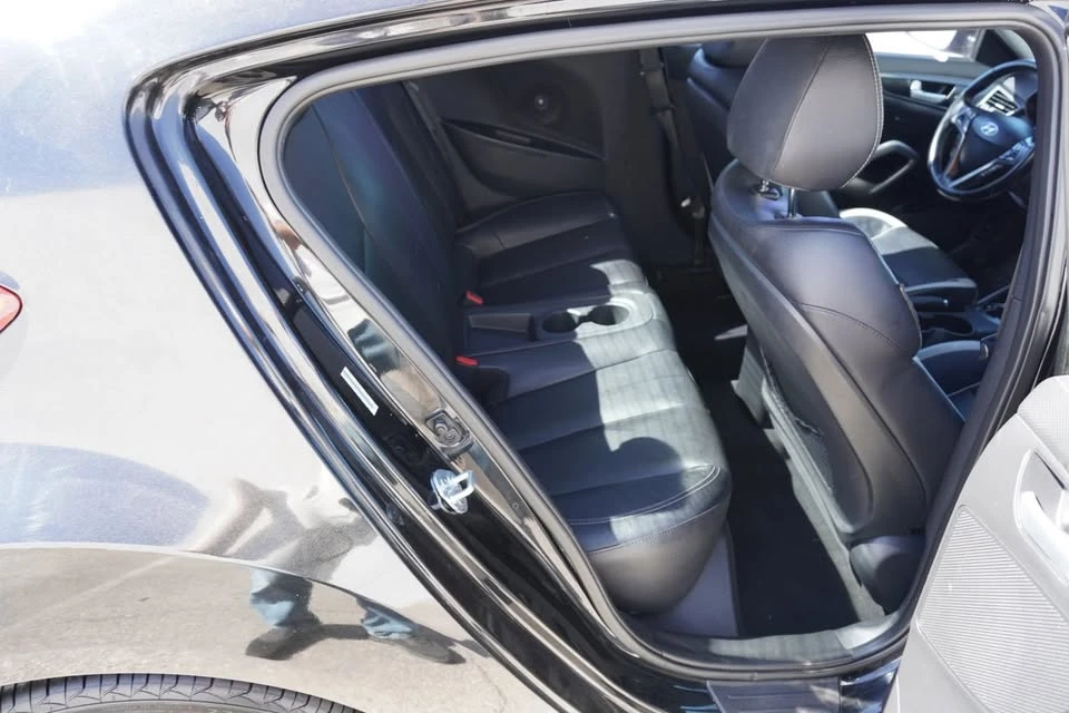 2015 Hyundai Veloster - Image 16 of 20