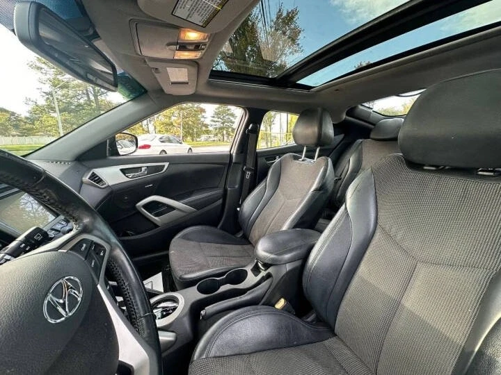 2015 Hyundai Veloster - Image 7 of 19