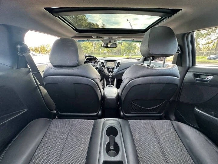 2015 Hyundai Veloster - Image 10 of 19