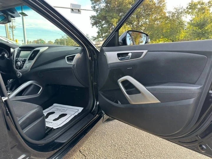 2015 Hyundai Veloster - Image 12 of 19