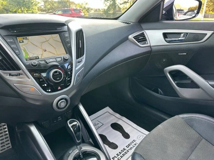 2015 Hyundai Veloster - Image 18 of 20