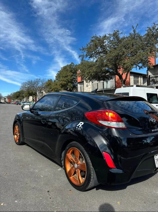 2015 Hyundai Veloster - Image 4 of 8