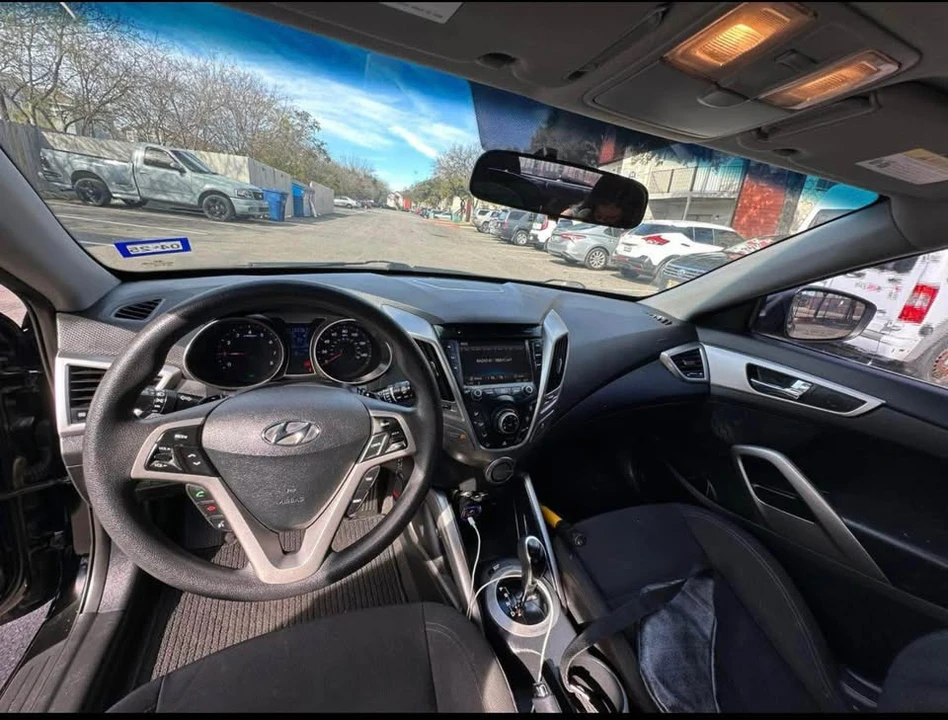 2015 Hyundai Veloster - Image 7 of 8