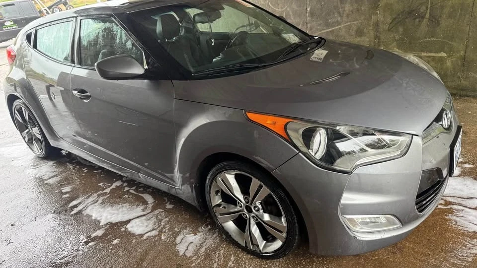 2015 Hyundai Veloster - Image 12 of 17