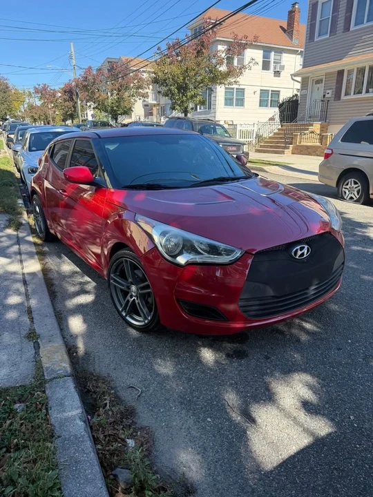 2015 Hyundai Veloster - Image 2 of 10