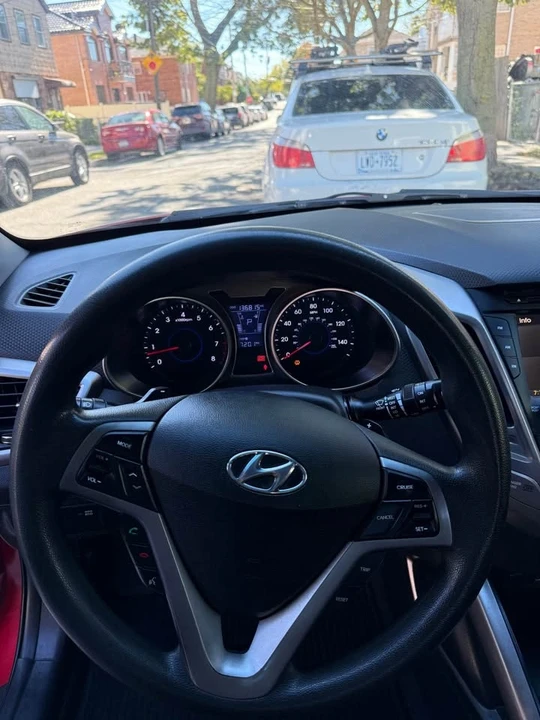 2015 Hyundai Veloster - Image 8 of 10