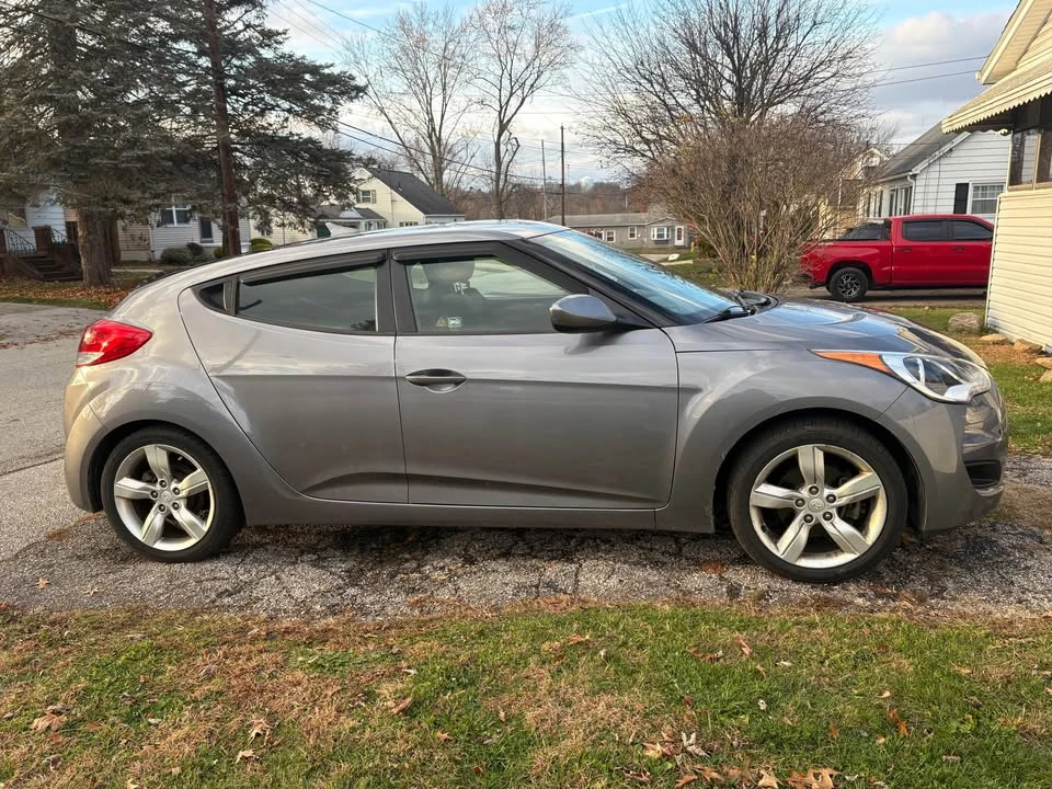 2015 Hyundai Veloster - Image 3 of 4