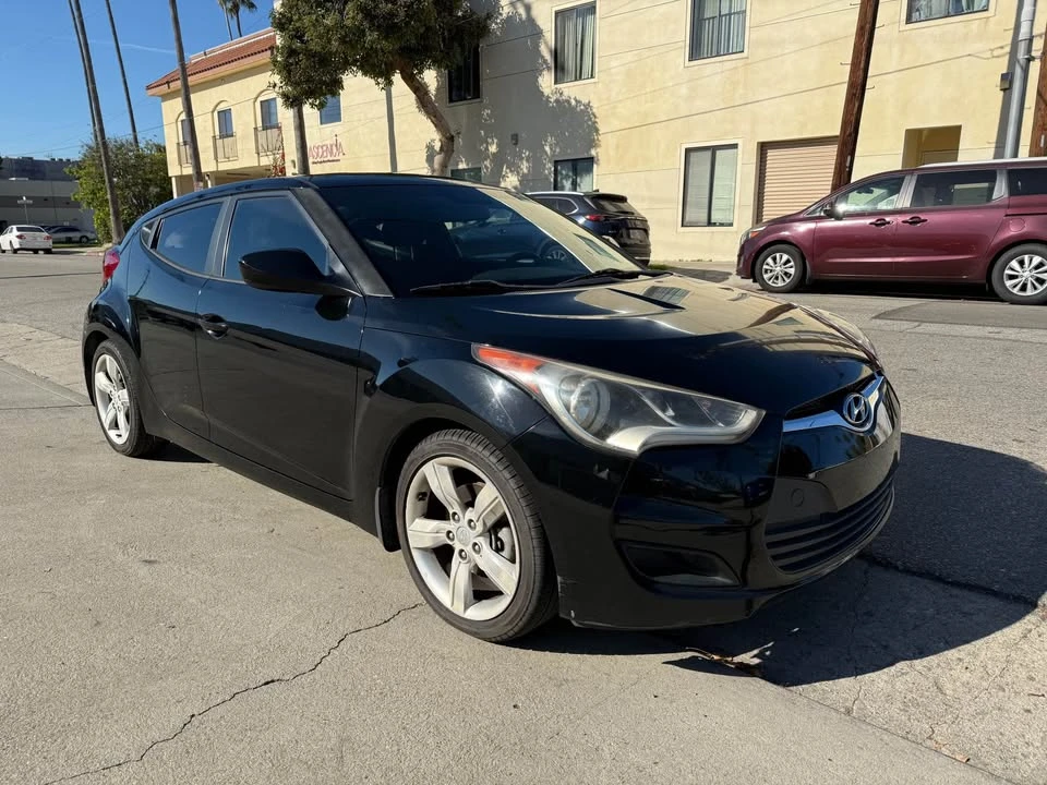 2015 Hyundai Veloster - Image 2 of 7