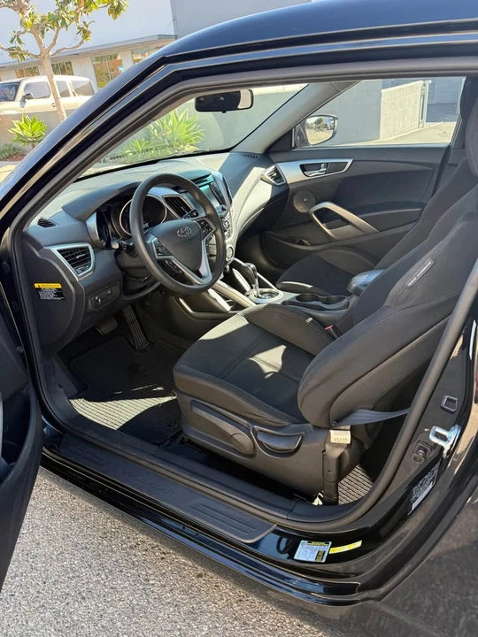 2015 Hyundai Veloster - Image 6 of 7