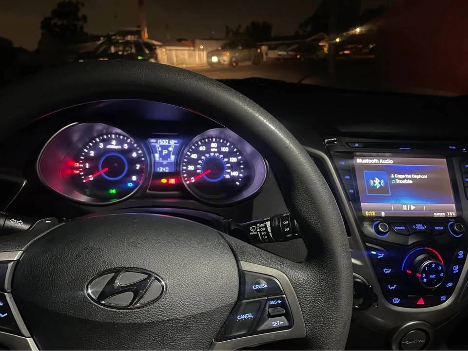 2015 Hyundai Veloster - Image 7 of 9