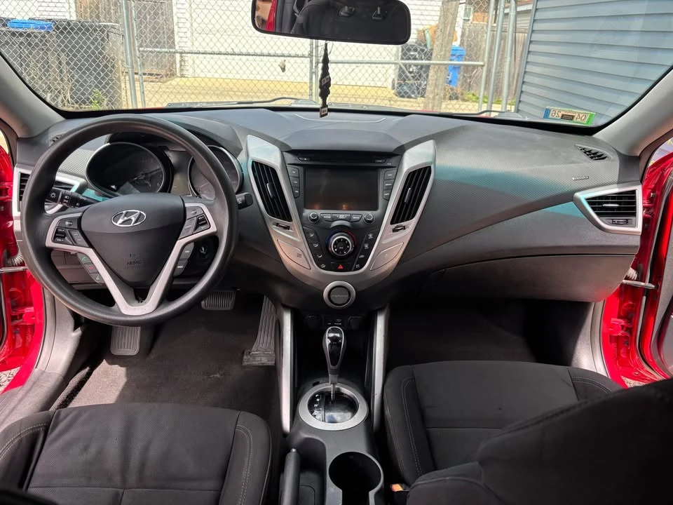 2015 Hyundai Veloster - Image 8 of 14