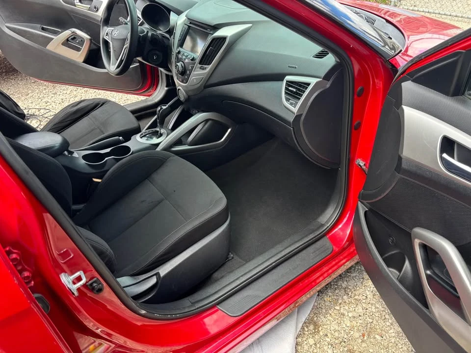 2015 Hyundai Veloster - Image 9 of 14