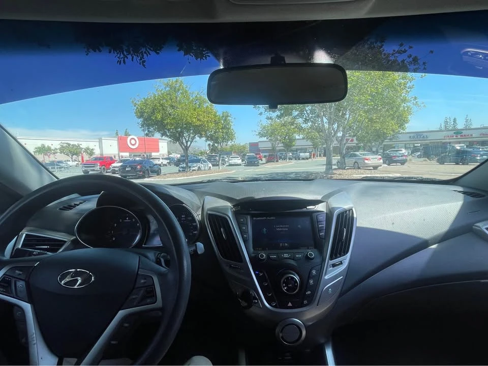 2015 Hyundai Veloster - Image 8 of 9