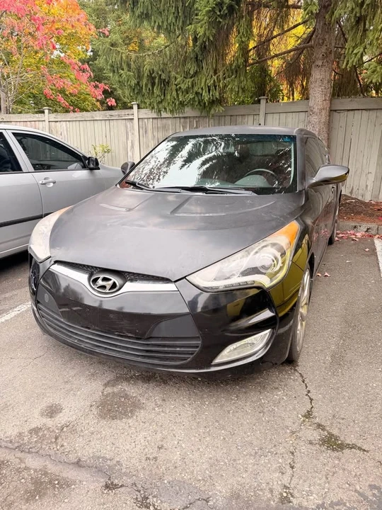 2015 Hyundai Veloster - Image 2 of 8