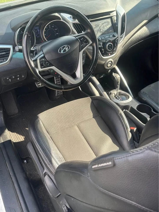 2015 Hyundai Veloster - Image 7 of 12