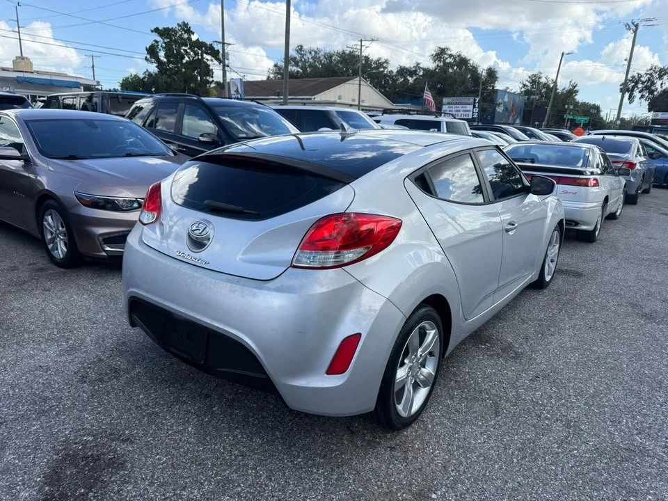 2015 Hyundai Veloster - Image 14 of 19