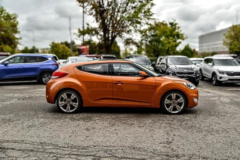 2015 Hyundai Veloster - Image 4 of 16
