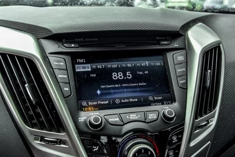2015 Hyundai Veloster - Image 9 of 16