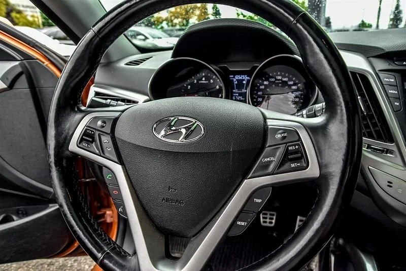 2015 Hyundai Veloster - Image 10 of 16