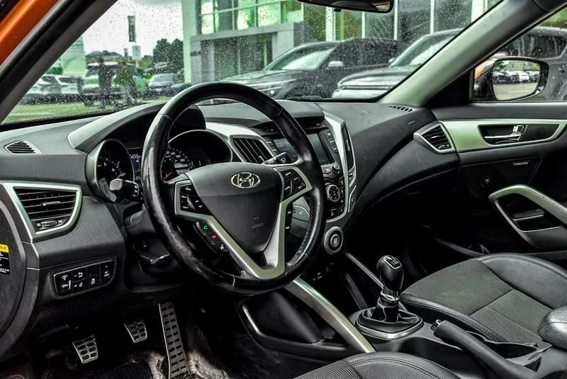 2015 Hyundai Veloster - Image 13 of 16