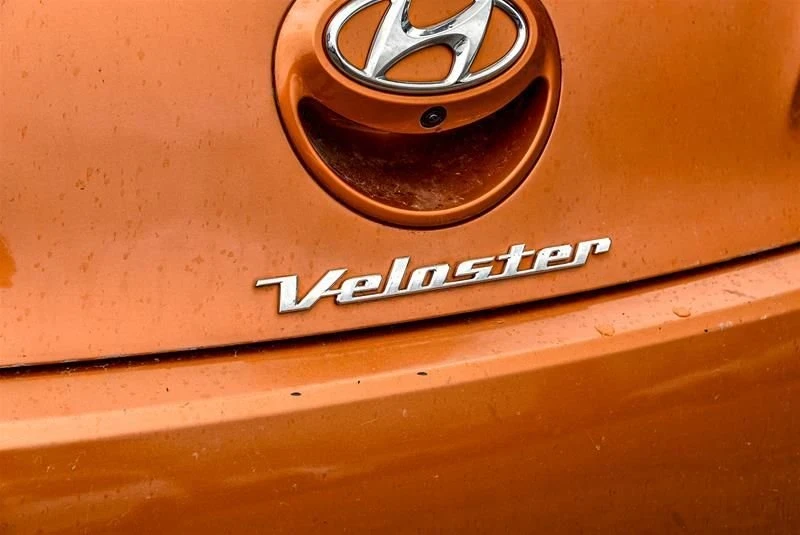 2015 Hyundai Veloster - Image 16 of 16