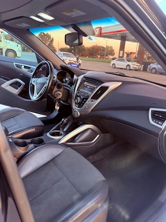 2015 Hyundai Veloster - Image 6 of 7