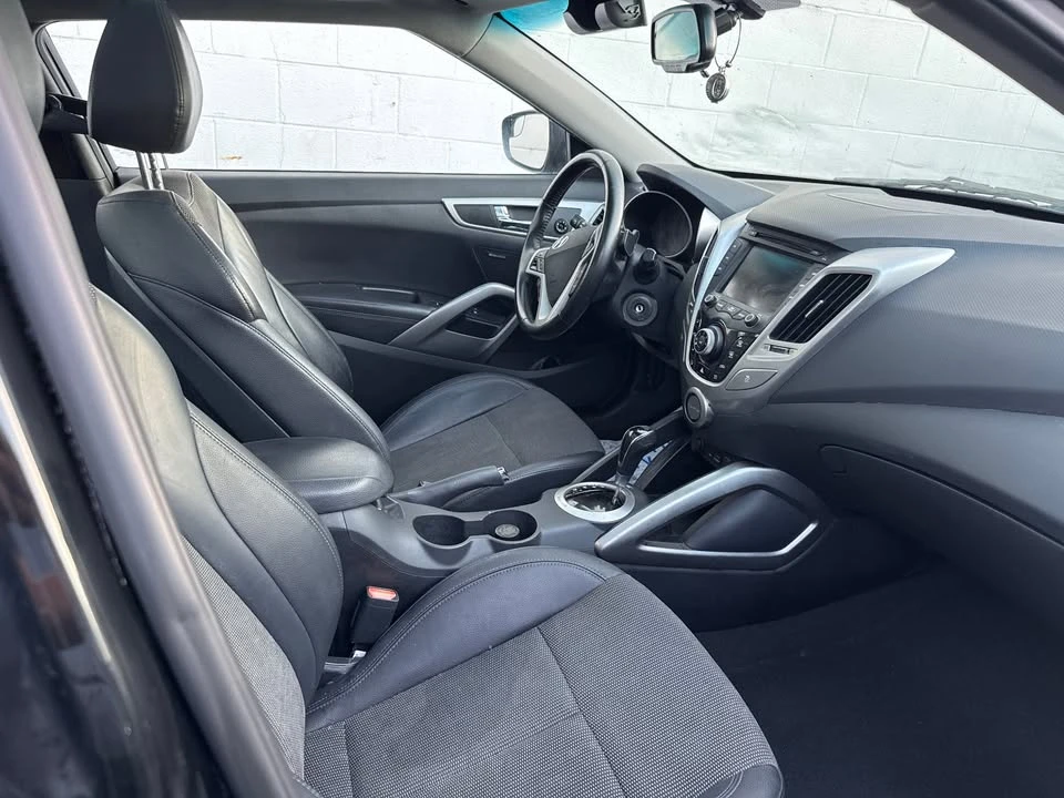 2015 Hyundai Veloster - Image 2 of 9