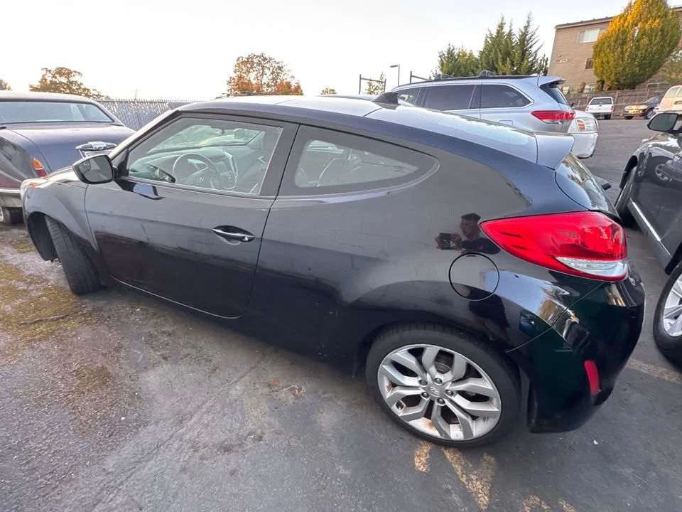 2015 Hyundai Veloster - Image 6 of 9