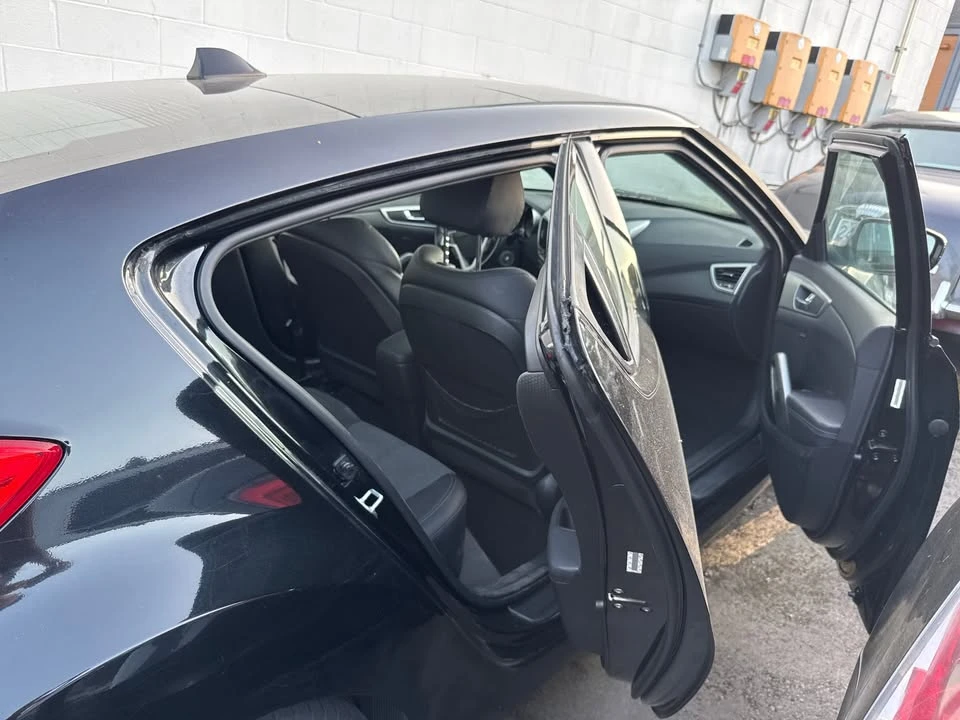 2015 Hyundai Veloster - Image 3 of 9