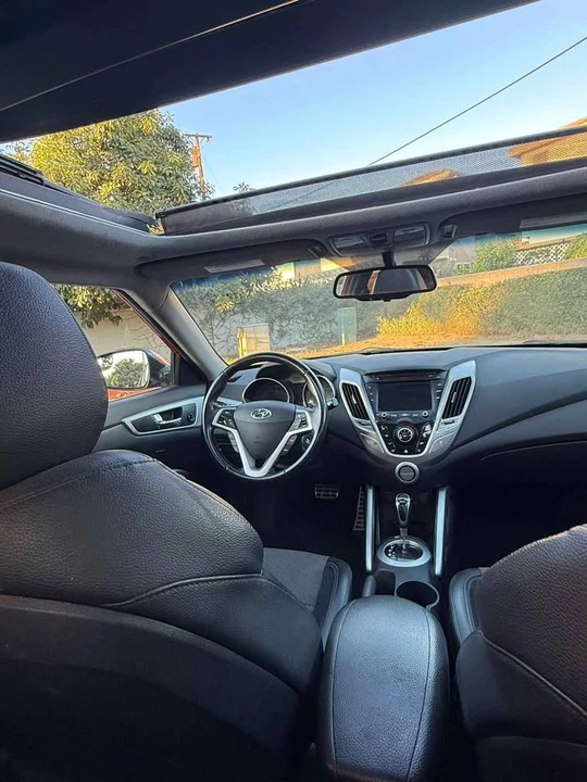 2015 Hyundai Veloster - Image 8 of 13
