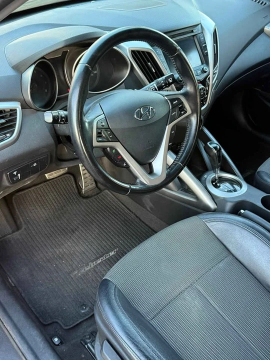 2015 Hyundai Veloster - Image 2 of 13