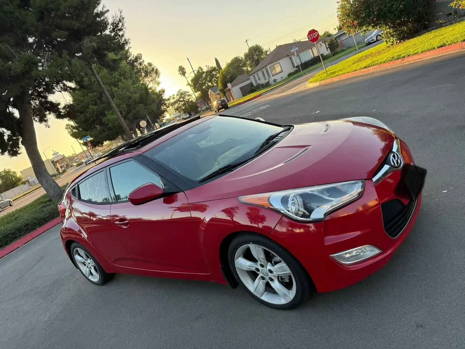 2015 Hyundai Veloster - Image 12 of 13