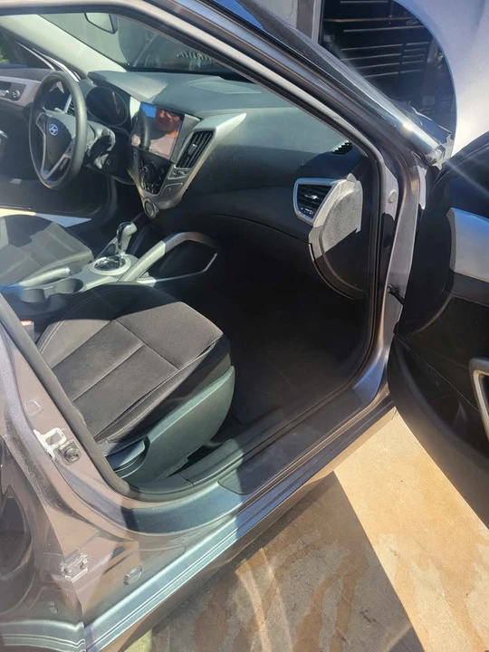 2015 Hyundai Veloster - Image 5 of 10