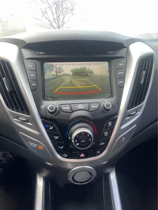 2015 Hyundai Veloster - Image 10 of 14