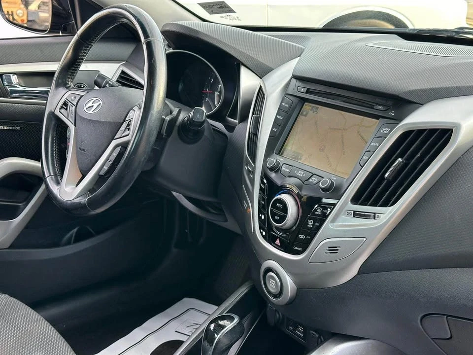 2015 Hyundai Veloster - Image 11 of 20