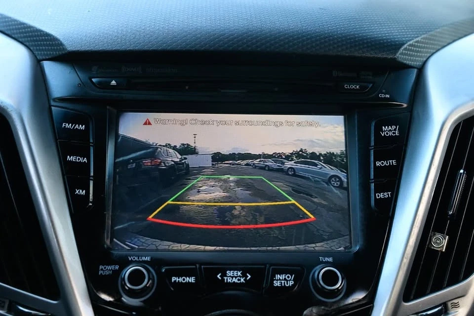 2015 Hyundai Veloster - Image 13 of 18