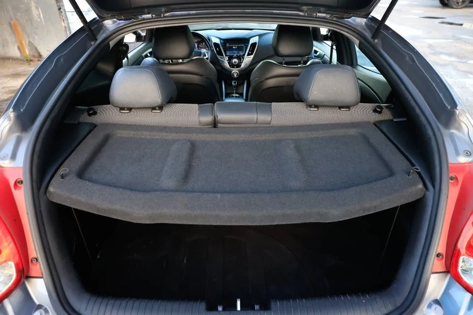 2015 Hyundai Veloster - Image 16 of 18