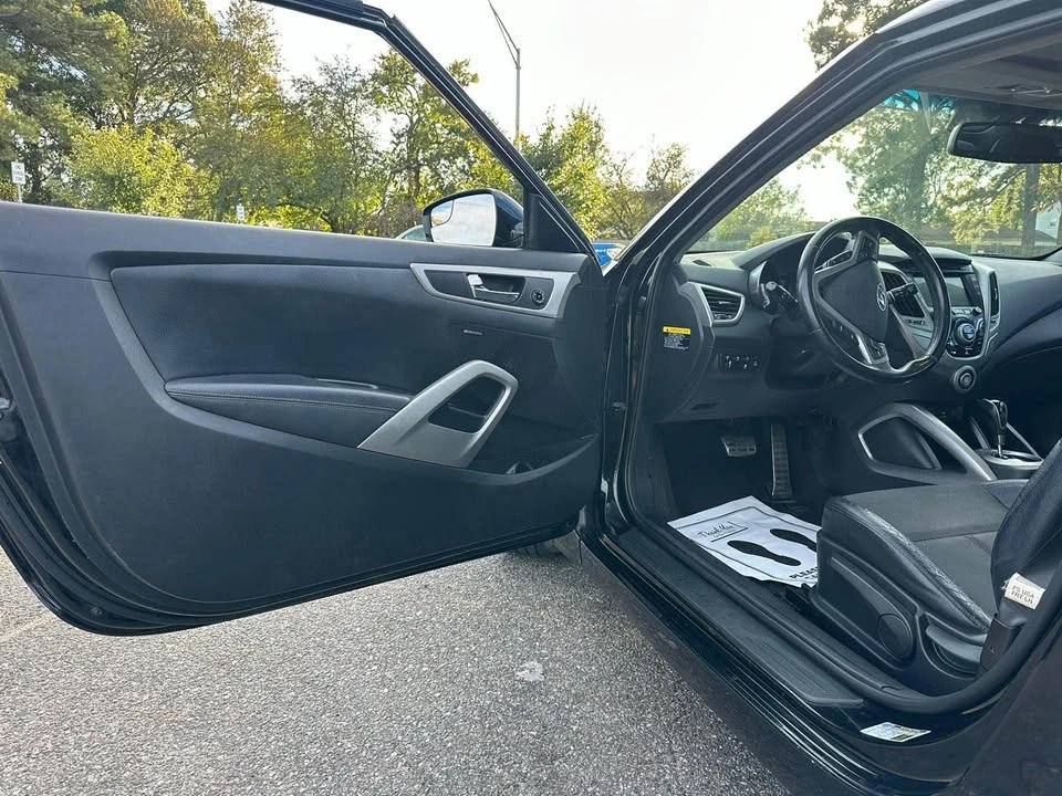 2015 Hyundai Veloster - Image 17 of 20
