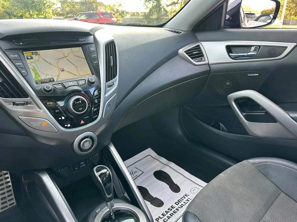 2015 Hyundai Veloster - Image 19 of 20