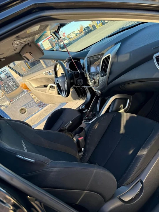 2015 Hyundai Veloster - Image 9 of 9